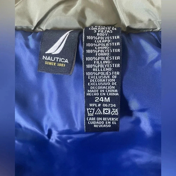 Kids Nautica Puffer Vest in Forest Green with a blue interior. Size 24 months - Picture 4 of 13